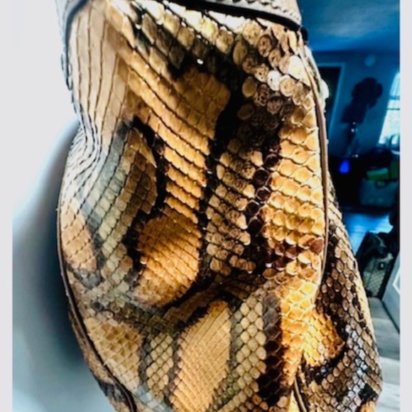 Gucci Large Sukey Python Leather!!! EXCELLENT CONDITION!! AMAZING PRICE!!!! - Picture 10 of 16